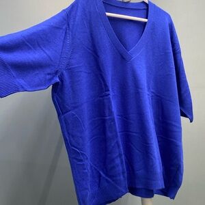 Woman’s 100% Cashmere V-neck sweater